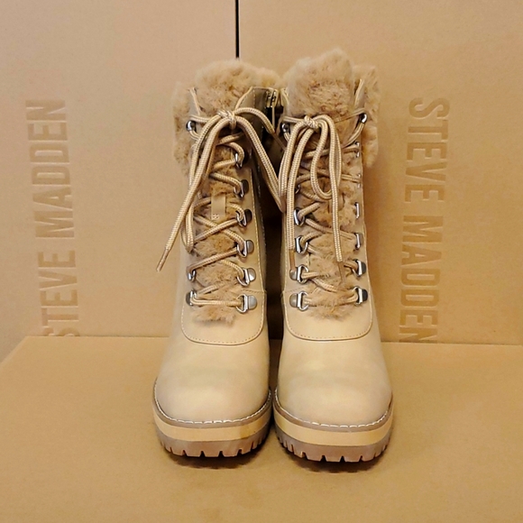 Heel Boots 🤎 - Picture 2 of 3